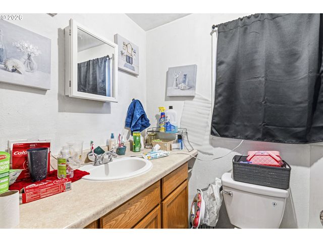 1307 S 6TH Ave, Kelso, WA 98626