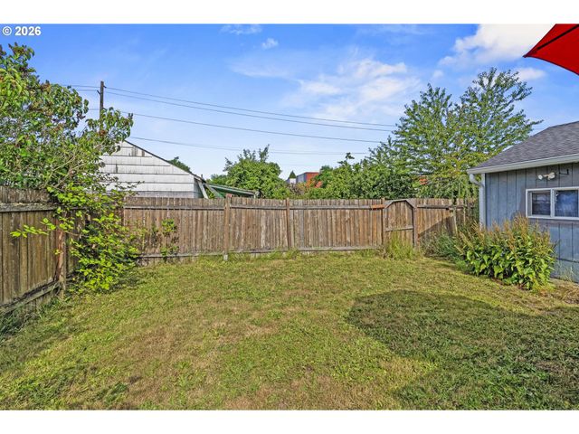 1307 S 6TH Ave, Kelso, WA 98626