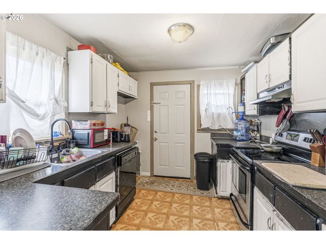 1307 S 6TH Ave, Kelso, WA 98626