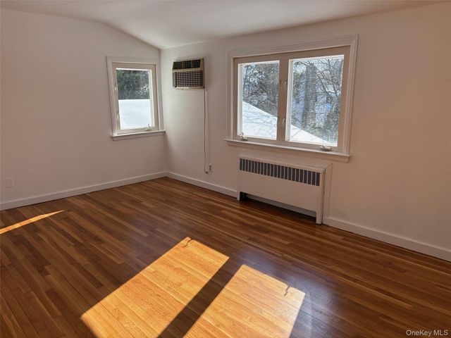 12 Cross Hill Road, Eastchester, NY 10709