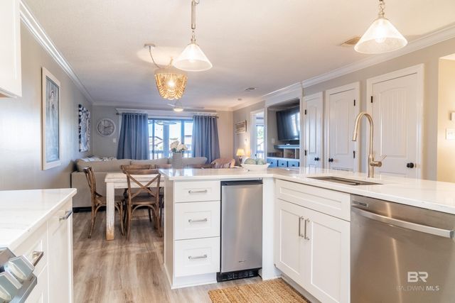 4615 PORT SIDE Lane 202, Gulf Shores, AL 36542