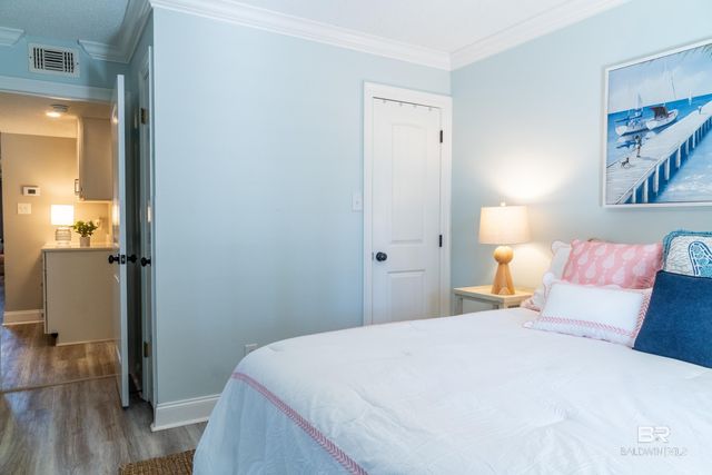 4615 PORT SIDE Lane 202, Gulf Shores, AL 36542