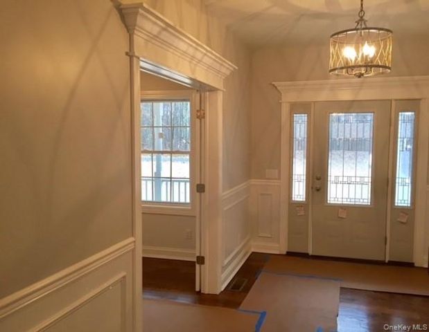 3 Elbow Lane, Highland, NY 12528