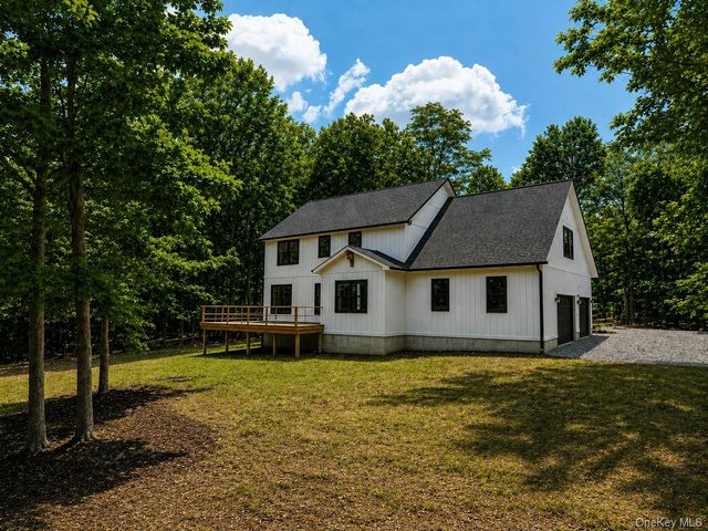 3 Elbow Lane, Highland, NY 12528