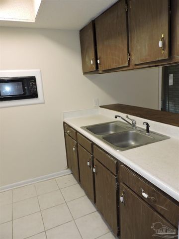 728 N Fairfield Dr, Pensacola, FL 32506