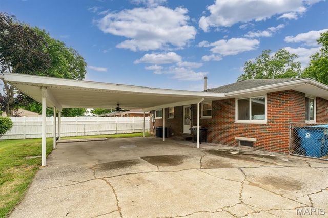 941 Willow Street, Wood River, IL 62095