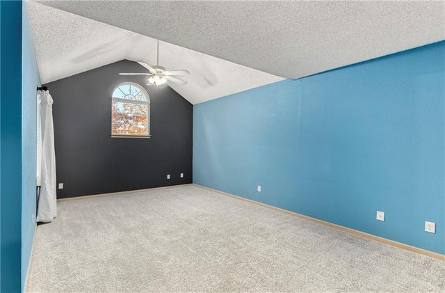 1327 SE Broadway Circle, Lee's Summit, MO 64081