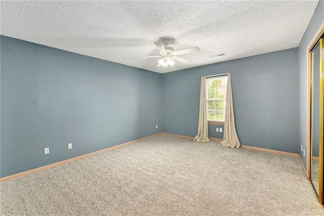 1327 SE Broadway Circle, Lee's Summit, MO 64081