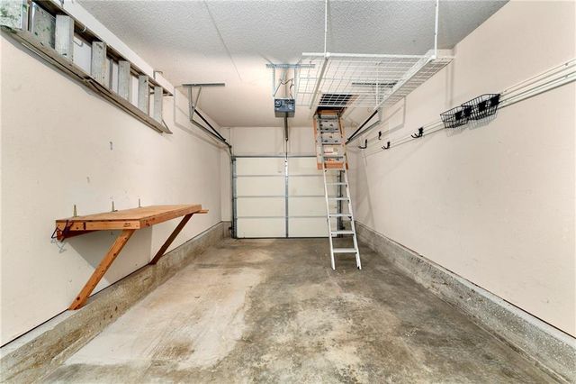 1327 SE Broadway Circle, Lee's Summit, MO 64081
