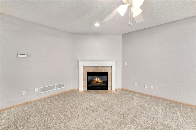 1327 SE Broadway Circle, Lee's Summit, MO 64081