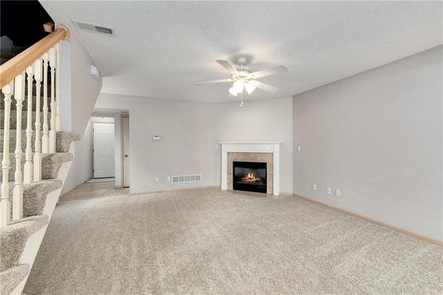 1327 SE Broadway Circle, Lee's Summit, MO 64081