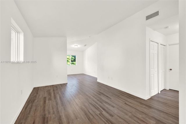 3385 NE 10th St 201, Homestead, FL 33033