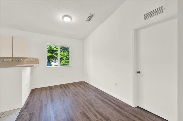 3385 NE 10th St 201, Homestead, FL 33033