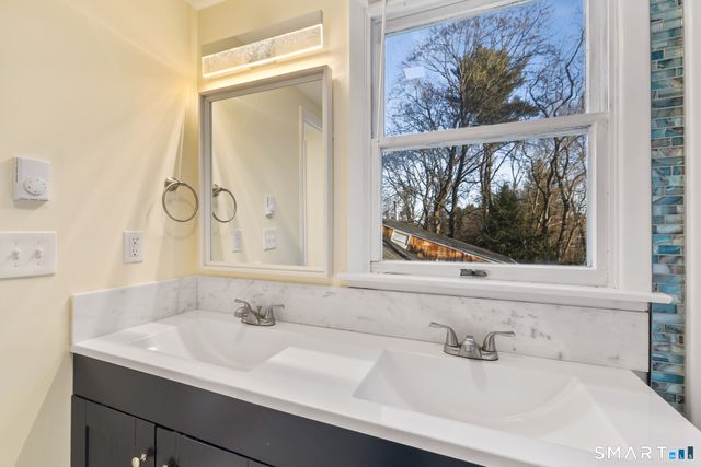 85 Hicock Drive E, Southbury, CT 06488