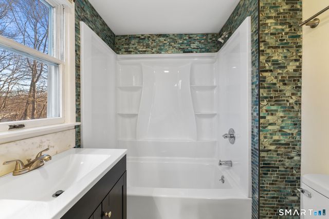 85 Hicock Drive E, Southbury, CT 06488