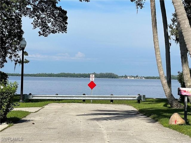 1223 Coconut DR, Fort Myers, FL 33901