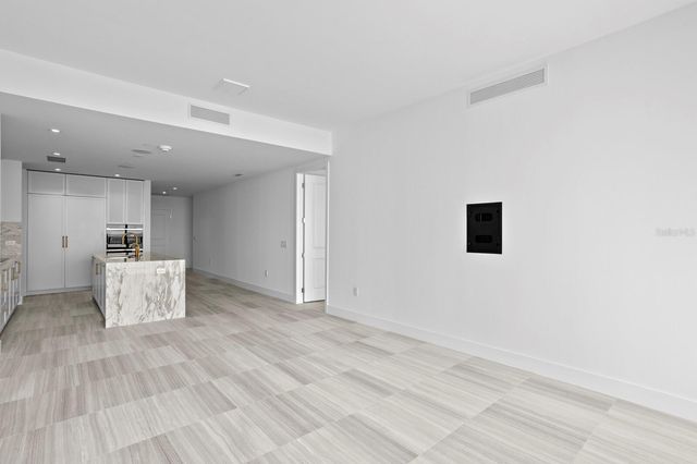 3015 S YSABELLA AVENUE 2402, Tampa, FL 33629