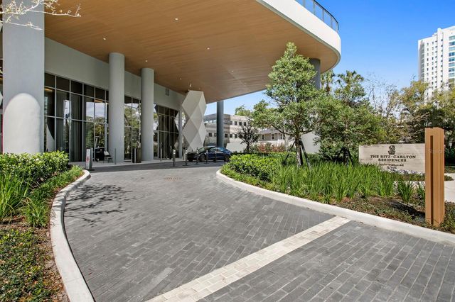 3015 S YSABELLA AVENUE 2402, Tampa, FL 33629