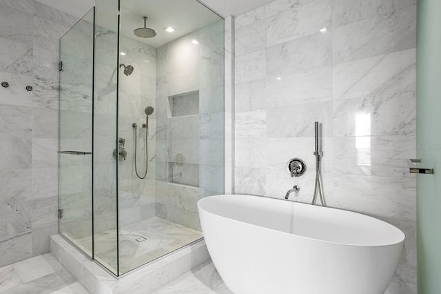 3015 S YSABELLA AVENUE 2402, Tampa, FL 33629