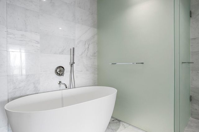 3015 S YSABELLA AVENUE 2402, Tampa, FL 33629