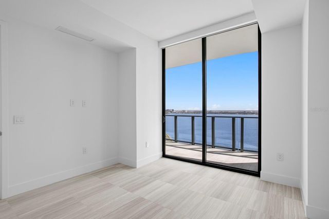 3015 S YSABELLA AVENUE 2402, Tampa, FL 33629