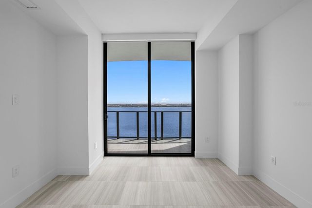 3015 S YSABELLA AVENUE 2402, Tampa, FL 33629