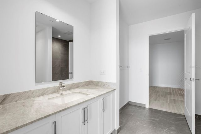 3015 S YSABELLA AVENUE 2402, Tampa, FL 33629