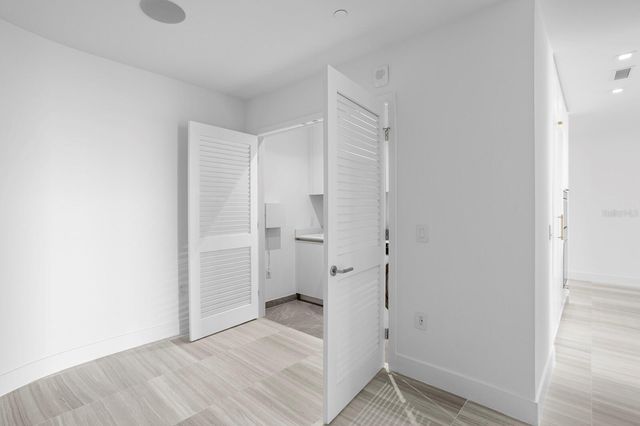 3015 S YSABELLA AVENUE 2402, Tampa, FL 33629