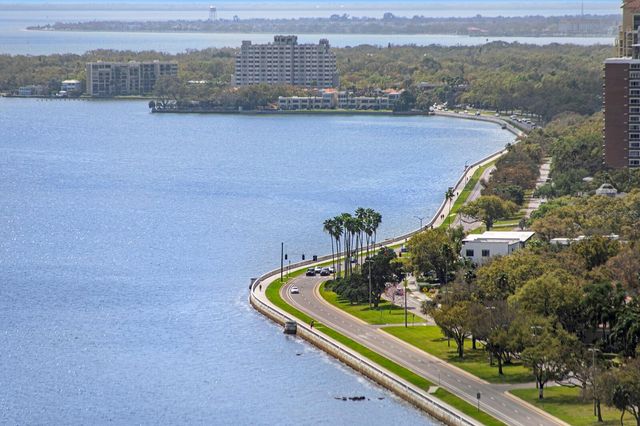 3015 S YSABELLA AVENUE 2402, Tampa, FL 33629