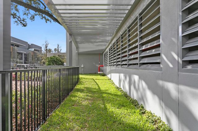 3015 S YSABELLA AVENUE 2402, Tampa, FL 33629