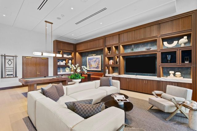 3015 S YSABELLA AVENUE 2402, Tampa, FL 33629