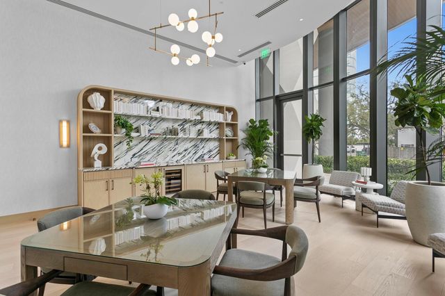 3015 S YSABELLA AVENUE 2402, Tampa, FL 33629