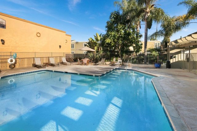 5252 Balboa Arms 231, San Diego, CA 92117