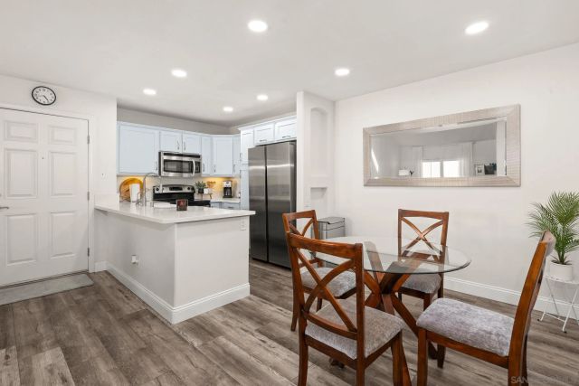 5252 Balboa Arms 231, San Diego, CA 92117