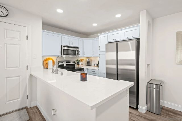5252 Balboa Arms 231, San Diego, CA 92117