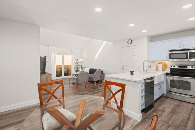 5252 Balboa Arms 231, San Diego, CA 92117