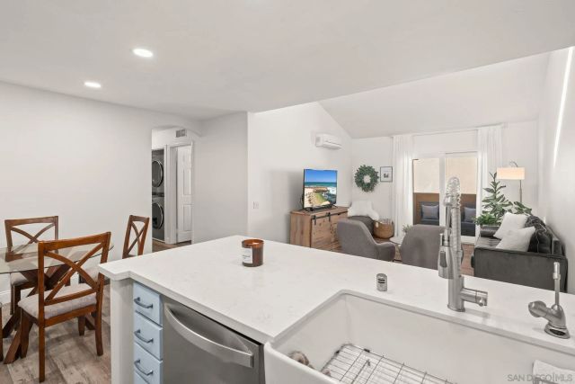 5252 Balboa Arms 231, San Diego, CA 92117