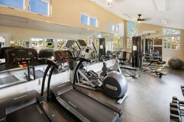 5252 Balboa Arms 231, San Diego, CA 92117