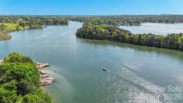 1481 Ardmore Drive, Sherrills Ford, NC 28673