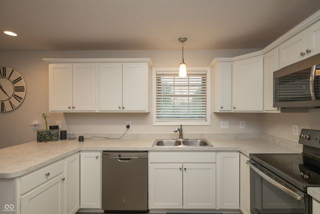 828 Phillips Lane, Seymour, IN 47274