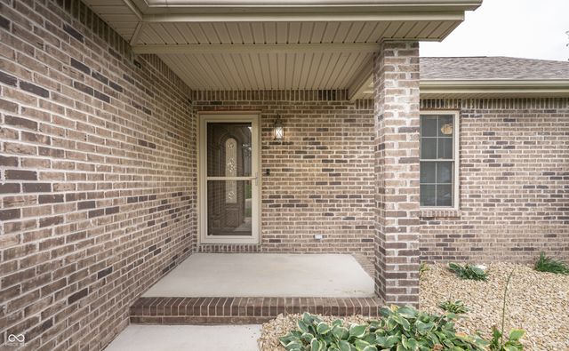 828 Phillips Lane, Seymour, IN 47274