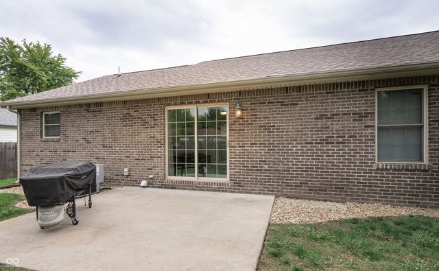 828 Phillips Lane, Seymour, IN 47274