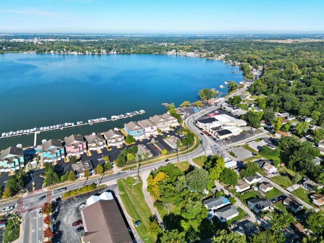 13234 E Lakeshore Drive K-202, Cedar Lake, IN 46303