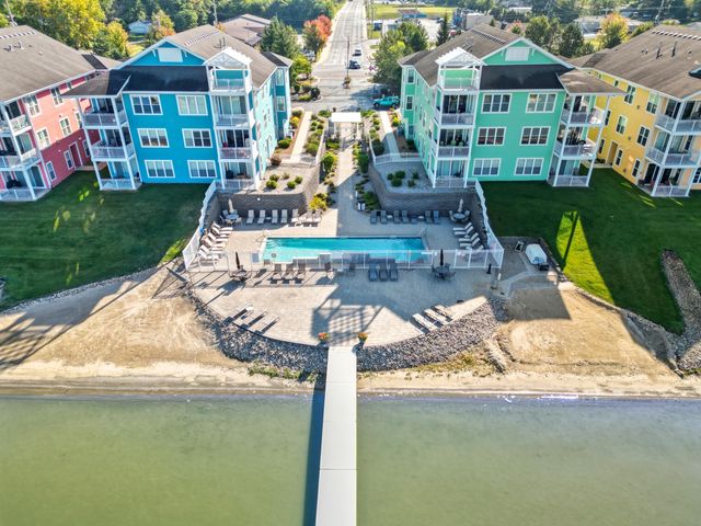 13234 E Lakeshore Drive K-202, Cedar Lake, IN 46303