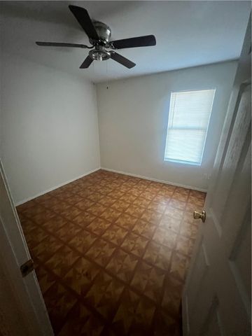 818 Military Dr, Corpus Christi, TX 78418