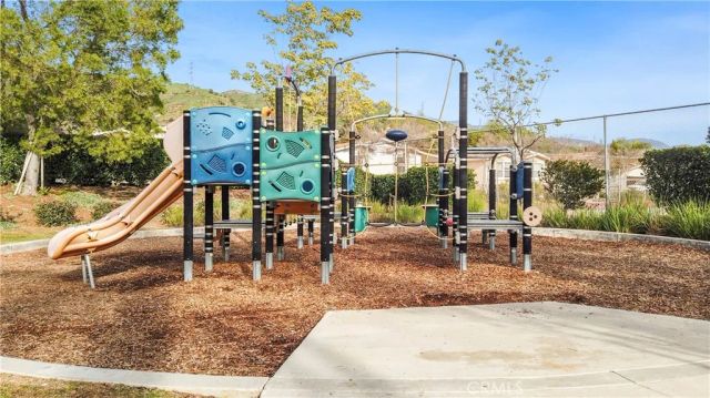 15455 Glenoaks 502, Sylmar, CA 91342