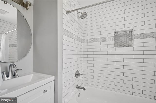 2116 R ST NE, Washington, DC 20002