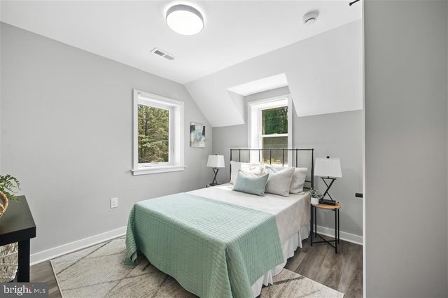 2116 R ST NE, Washington, DC 20002