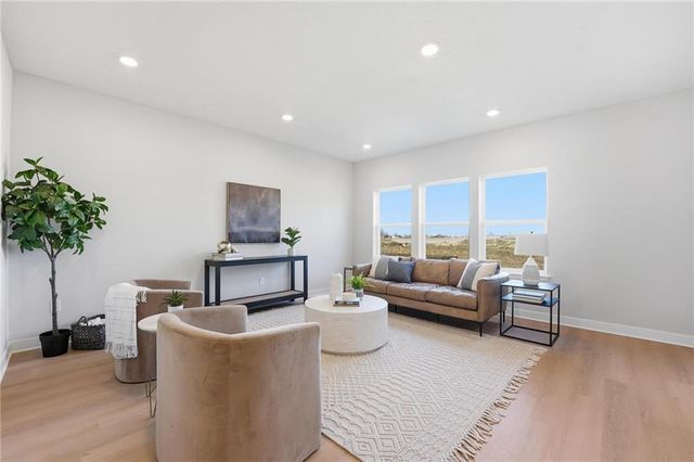 1157 SE Cronin Drive, Lee's Summit, MO 64081