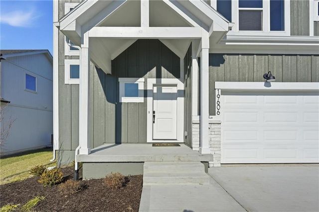 1157 SE Cronin Drive, Lee's Summit, MO 64081